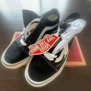 Authentic Vans Old Skool Shoe Size (US 3.5) *BRAND NEW*